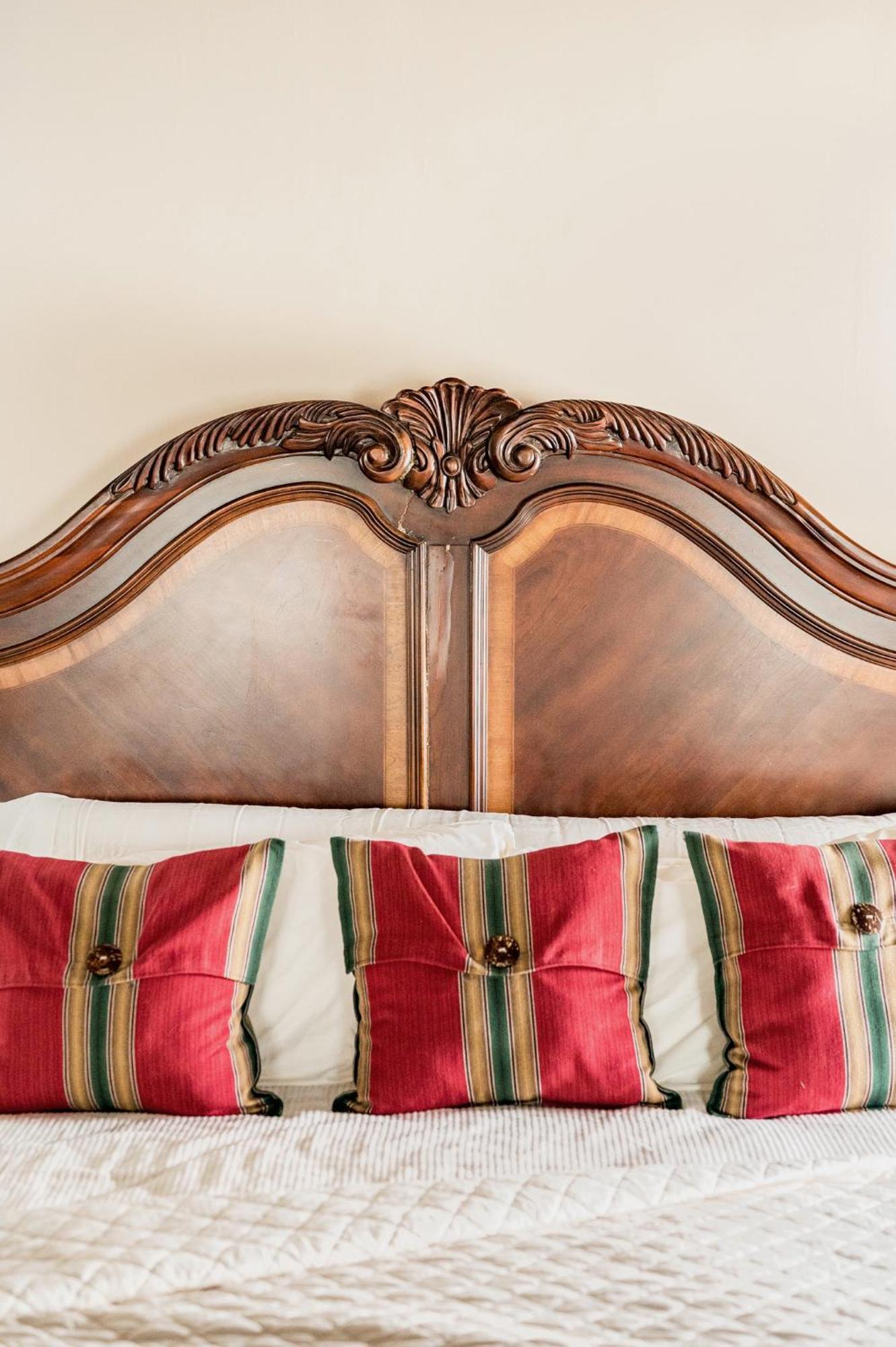 Отель One Of These Nights - King Sized Bed - Sleeps 2 Линчберг Экстерьер фото