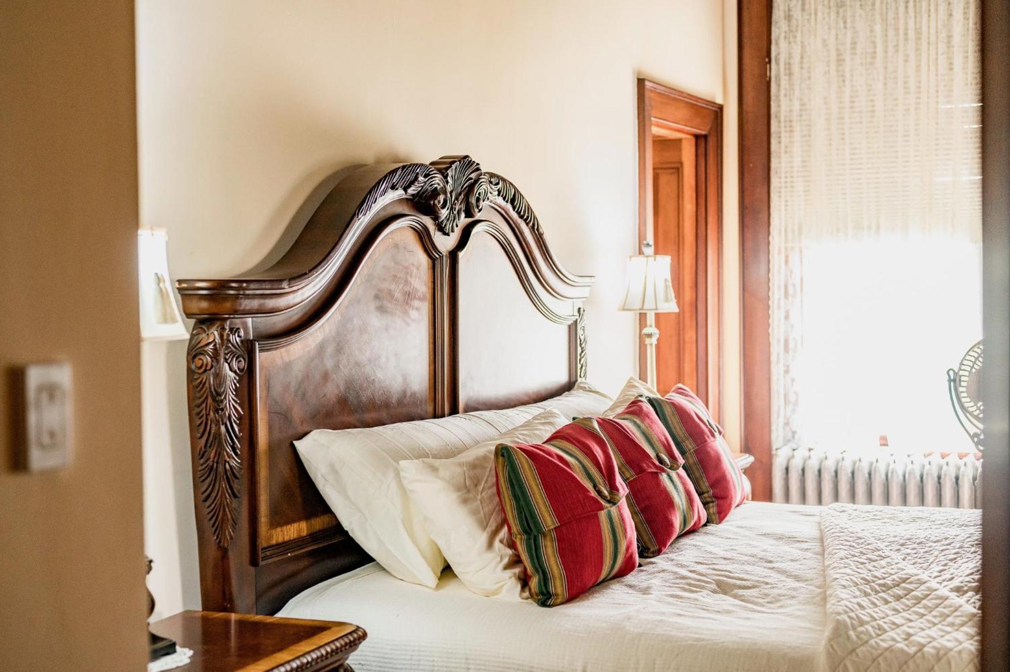 Отель One Of These Nights - King Sized Bed - Sleeps 2 Линчберг Экстерьер фото